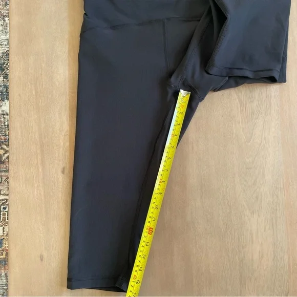 Lululemon Ribbed Contoured High Rise Crop *17"
Black - Picture 10 of 10